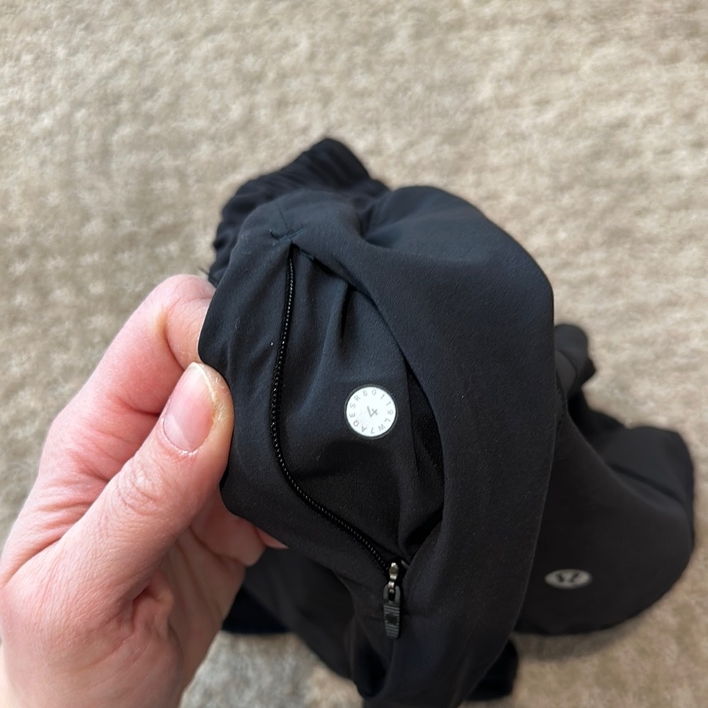 Lululemon Track That 5” Short Black lined  FANTASTIC CONDITION - Picture 7 of 10